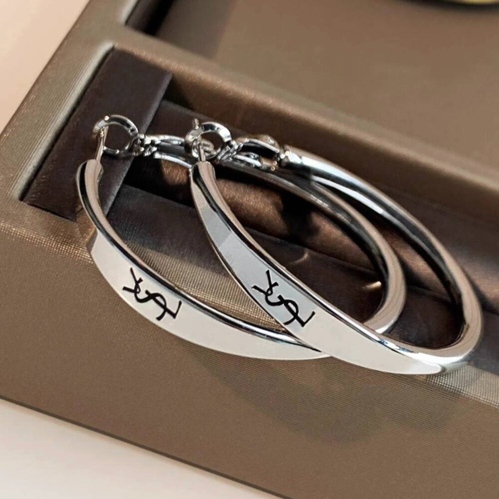 Yves Saint Laurent's "Chaines" Inspired Earrings - Picture 3 of 4